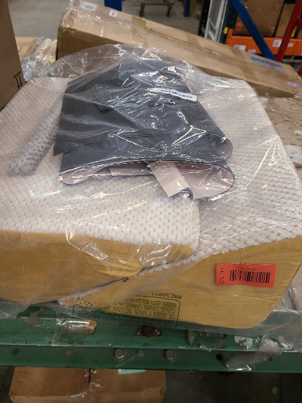 Photo 1 of 1pack Dog Stairs,Dog Ramp for Stairs Pet Steps with Non-Slip Mat and Anti-Slip Stickers Grippy Carpet Surface for Dog Paws for Any Staircase Pet Ramp for Small Dogs Cats Senior Pets Injured Dogs