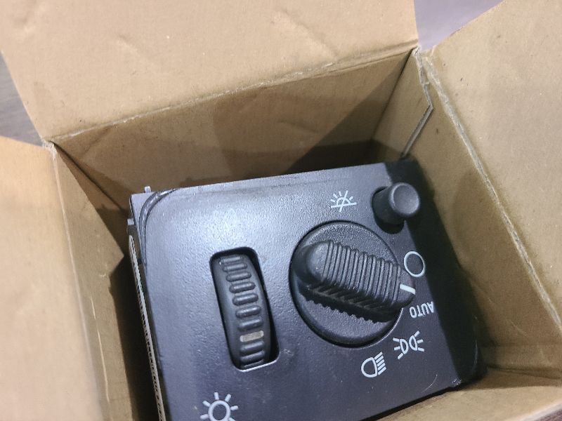 Photo 1 of 19381535 Headlight Switch Fits 2003-2006 Silverado Sierra Escalade Tahoe Yukon, Replaces 15194803 D1595G Headlight Instrument Panel Dimmer Switch