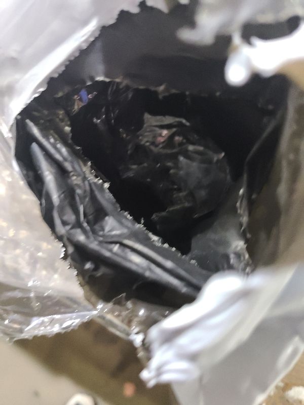 Photo 1 of 18Pcs Aquarium Fish Tank Divider Plastic Egg Crate Aquarium Filter Bottom Tray Grid Isolation Board Partition Net Pane Separator for Mixed Breeding Light Diffuser 24Pcs Sucker Clips Suction Cups,Black