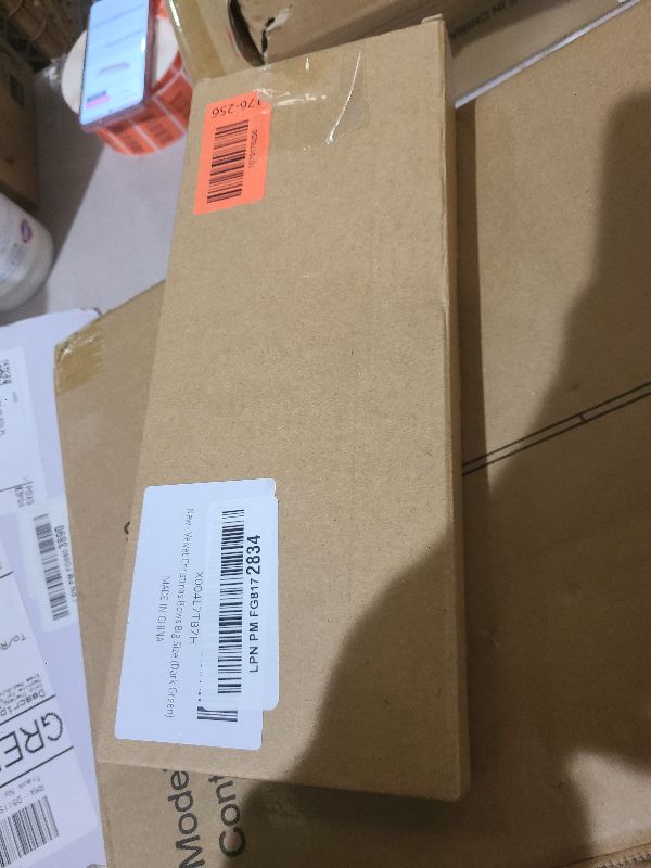 Photo 1 of 24 Pcs Green Small Velvet Bows Ornaments for Christmas Tree, Vintage Cute Velvet Bows Home Decor for Tree Mantle Wreath Gift Wrapping Crafts, 0.98’’ W/3.14 * 3.14 inch