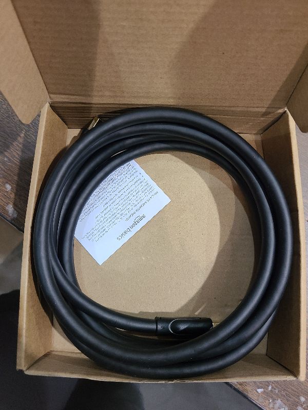 Photo 1 of Amazon Basics DisplayPort 1.4 Cable, 32.4Gbps High-Speed, 8K@60Hz, 4K@120Hz, Dynamic HDR and 3D, Gold-Plated Plugs, 10 Foot, Black