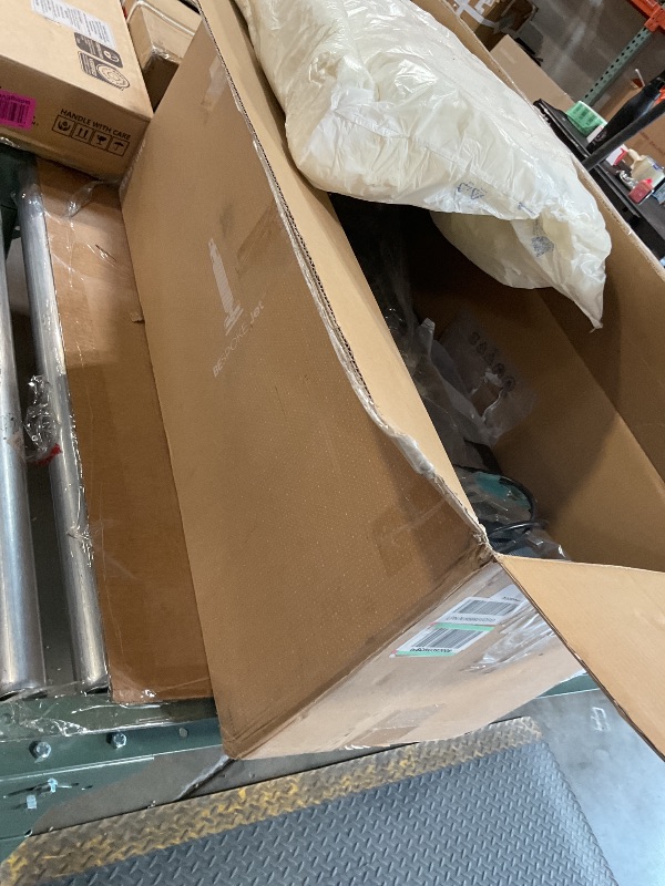 Photo 1 of ***FOR PARTS ONLY EXREMELY DIRTY ( ITEM IS DISCONTIUNED ONLINE FOR NEW REPLACEMENT PARTS)*** SAMSUNG BESPOKE Jet Cordless Stick Vacuum Cleaner w/ Clean Station, Powerful Multi-Surface Floor Cleaning for Carpet, Hardwood, Tile, 5-Layer Filter, Lightweight,