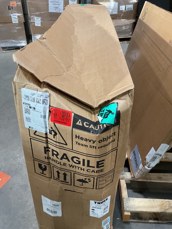 Photo 1 of **DAMAGED** Thule Force 3 XL US