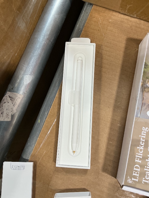 Photo 1 of ***FOR PARTS ONLY/ NON-FUCNTIONAL*** Apple Pencil Pro: Latest Model - Device Compatibility Check Required - Pixel-Perfect Precision, Tilt and Pressure Sensitivity, Perfect for Note-Taking, Drawing, and Art. Charges and Pairs Magnetically