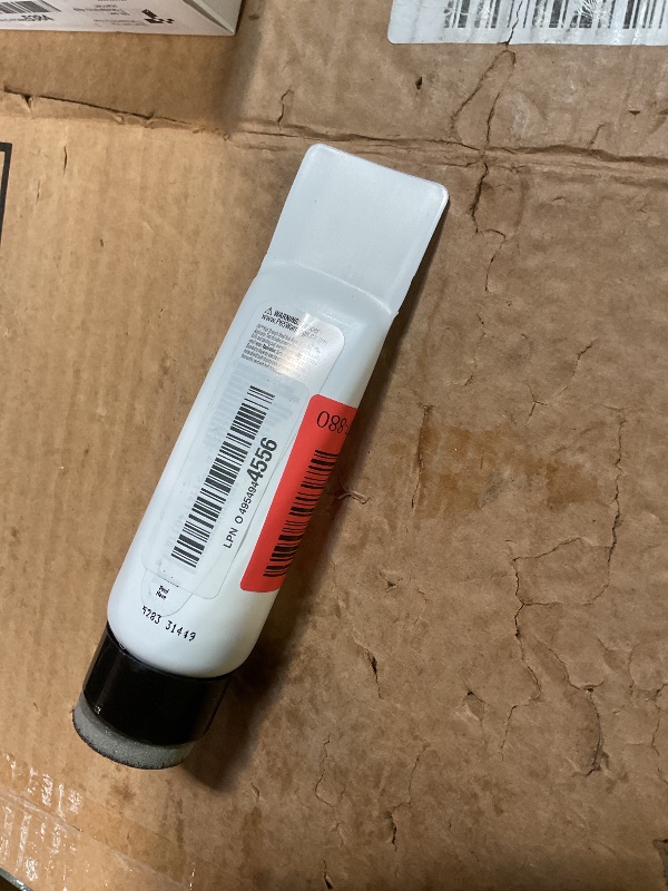 Photo 1 of 3M Small Hole Repair High Strength, All in One Applicator Tool, 1-Pack, Quick and Easy Repair for Nicks and Nail Holes, Includes Putty Knife, Spackle, and Sanding Pad For Wall Repairs (SHR-3-AIO)