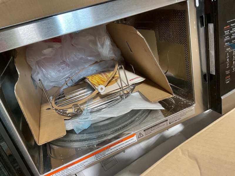 View 3 of **PLASTIC PIECE BROKEN FOR TURNWHEEL**Toshiba Air Fryer Combo 4-in-1 Countertop Microwave Oven, Smart Sensor, Convection, Mute Function, Position Memory 13.6" Turntable, 1.5 Cu Ft, 1000W, Silver, ML-EC42P(SS)