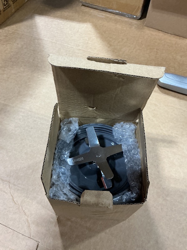 Photo 1 of 2-Pack Replacement Extractor Blade, Fit for NutriBullet 600w/ 900w Pro Series Blender with Food-grade Silicone Rubber Gaskets Seal Ring for NutriBullet Blender Blade Replacement Parts