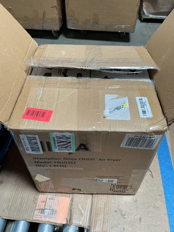 Photo 1 of ***FOR PARTS ONLY / BROKEN ( LID GIVES ERROR DUE TO ROUGH CARE) *** Ninja Crispi 4-in-1 Glass Air Fryer | 450°F | Non-Toxic | 4QT & 6-Cup Glass Containers w/Lids | Microwave, Freezer, Dishwasher Safe | Max Crisp, Air Fry, Bake, Recrisp | Stone | FN101ST