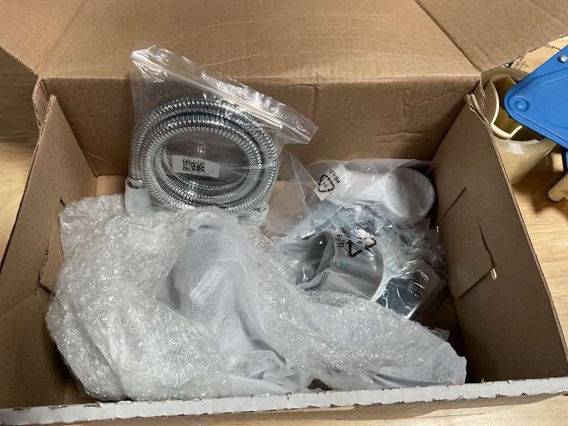 Photo 1 of ***MISSING PARTS ***Delta Faucet Ashlyn 17 Series Dual-Function Shower Trim Kit with 2-Spray Touch-Clean In2ition 2-in-1 Hand Held Shower Head with Hose, Chrome T17264-I (Valve Not Included)