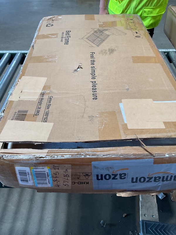 Photo 1 of *** USED/UNKNOWN MISSING PARTS OR HARDWARE ***VECELO Twin Size Bed Frame with Upholstered Headboard, Velvet Platform Bedframe Mattress Foundation, Strong Wood Slat Support, No Box Spring Needed,White