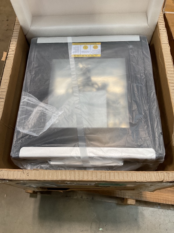 Photo 1 of ***FOR PARTS ONLY HAS POWER BUT DOESN'T SEAL*** VEVOR Chamber Vacuum Sealer, 380W Vacuum Pump Power, Sealing Bag Packing Machine for Wet Foods, Meat, Compact Design with 11.5 in Sealing Length, Ideal Commercial Sealer for Professional and Home Use