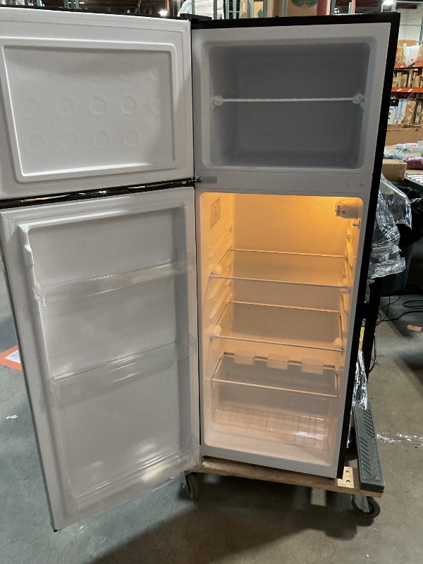 Photo 1 of *** MINOR SURFACE DAMAGE***ARCTIC CHEF ACFR725AMZ6COM 2 Door Apartment Size Refrigerator with Freezer, Stainless