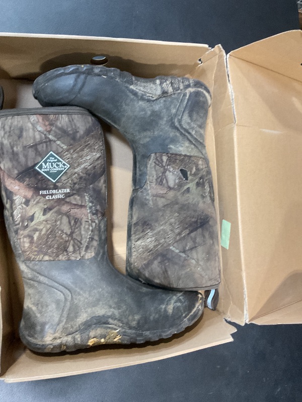 Photo 1 of ***DIRTY / BOTH BOOTS HAVE A HOLE IN THEM *** MUCK Men's Mossy Oak® Break-Up Country™ Fieldblazer Classic Tall Boot, Mossy Oak Break Up Country, Size 11(M)
