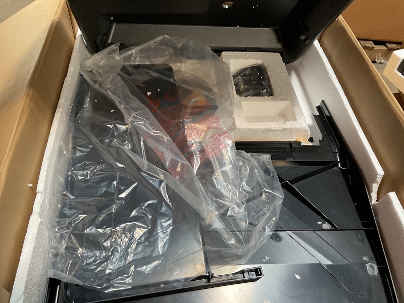 Photo 1 of *** FOR PARTS ONLY/ MISSING ASSEMBLY PIECES TO BE FUNCTIONAL &  SAW IS DAMAGED *** DEWALT Wet Tile Saw with Stand, 10-Inch, Corded (D24000S)