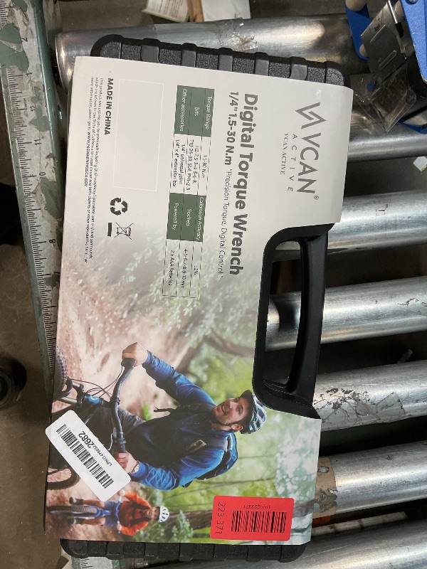 Photo 1 of 1/4 Torque Wrench Digital(1.1-22.2Ft.Lb) ±2% Accuracy Digital Torque Wrench 1/4 Drive with Buzzer and LED Flash Track Mode Inch Pound Torque Wrench Set with Bits & Sockets for Bike Moto Gunsmithing