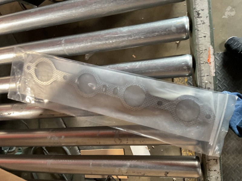 Photo 1 of *used*GELUOXI Manifold Replacement for Chevy Silverado GMC Sierra C10 C1500 LS1 LS2 LS3 LS6 LS7 Engines 2WD 1960-1998