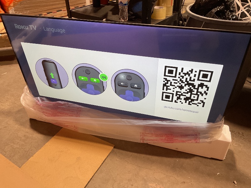 Photo 1 of *** MINOR DAMAGE ***Roku Smart TV 2025 – 55-Inch Select Series, 4K HDR TV – Roku TV with Enhanced Voice Remote – Flat Screen LED Television with Wi-Fi for Streaming Live Local News, Sports, Family Entertainment