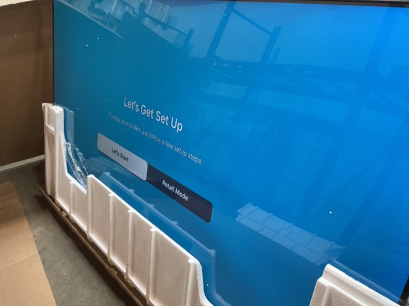 Photo 1 of *** MINOR DAMAGE ***Samsung 85-Inch Class QLED Q7F Series Samsung Vision AI Smart TV (2025 Model, 85Q7F) Quantum HDR, Object Tracking Sound Lite, Q4 AI Gen1 Processor, 4K upscaling, Gaming Hub, Alexa Built-in