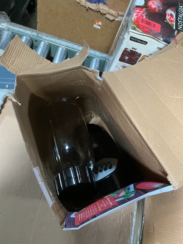 Photo 1 of ***FOR PARTS ONLY / NON-FUNCTIONAL*** BLACK+DECKER Countertop Blender with 6-Cup Glass Jar, 10-Speed Settings, Black, BL2010BG