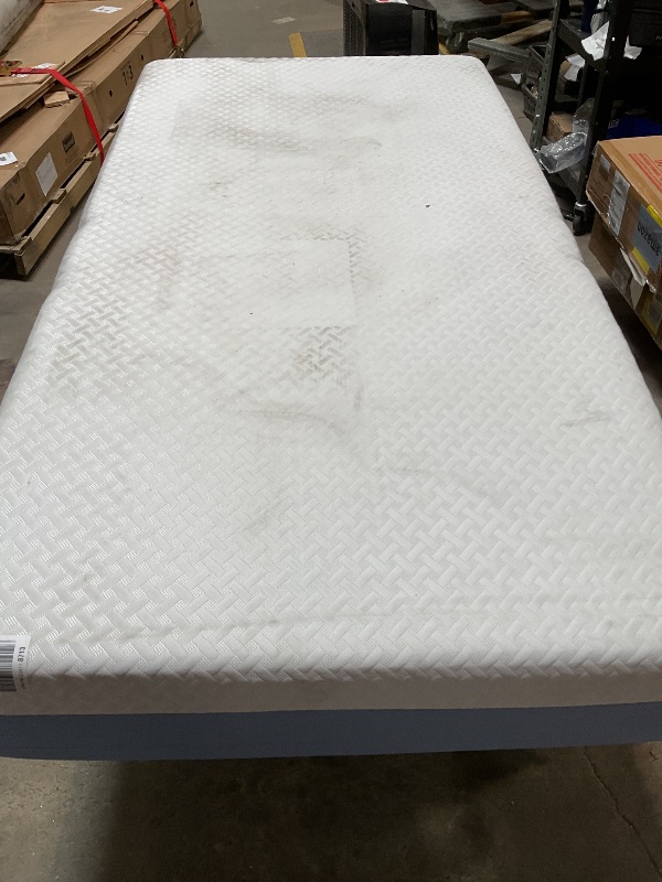 Photo 1 of *** MINOR DAMAGE/DIRTY FROM TRANSPORT***Zinus 10 Inch Twin Cooling Essential Memory Foam Mattress [NewVersion], Fiberglass Free, Medium Feel, Breathable Cooling Layers, Certified Safe Materials