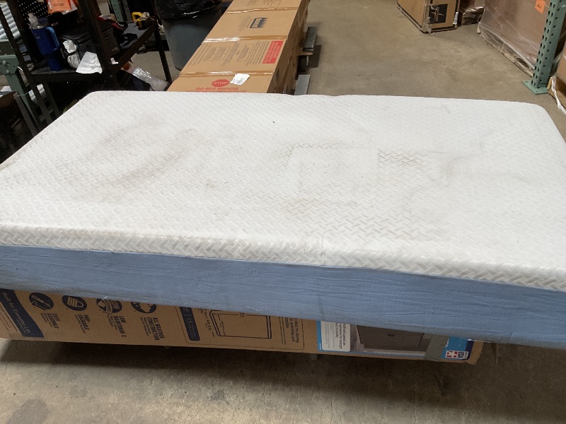 Photo 1 of *** MINOR DAMAGE/DIRTY FROM TRANSPORT***Zinus 10 Inch Twin Cooling Essential Memory Foam Mattress [NewVersion], Fiberglass Free, Medium Feel, Breathable Cooling Layers, Certified Safe Materials