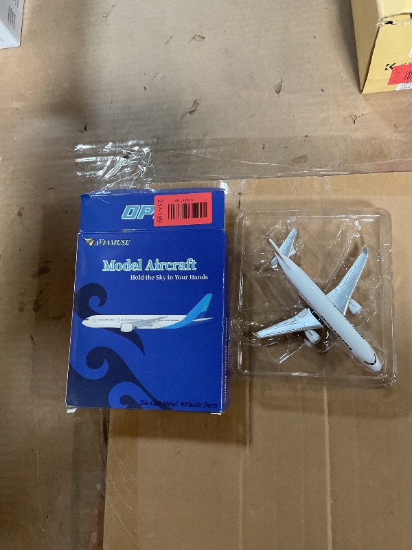 Photo 1 of **BROKEN NEEDS GLUE**AVIAMUSE Japan Airplane Model, Die-cast Single Planes Model Airplanes Aircraft Suitable for Collection