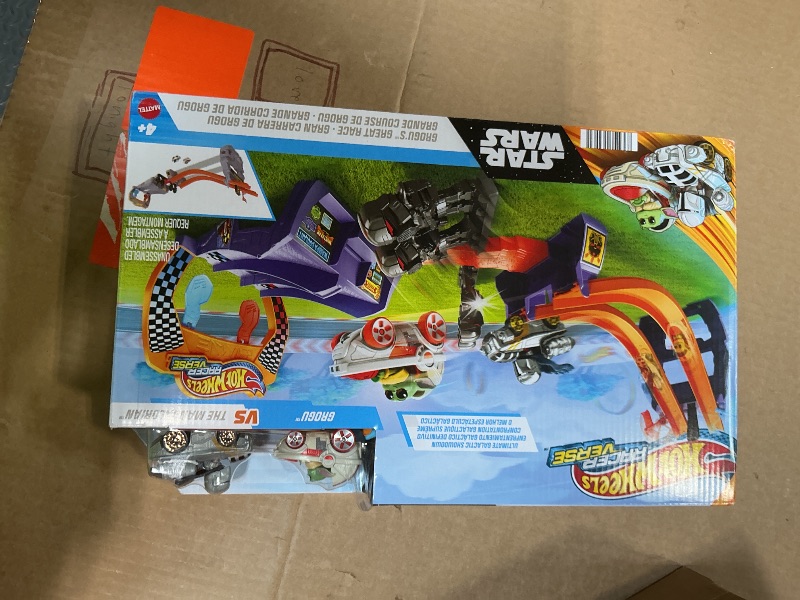 Photo 1 of *** IN ORIGINAL PACKAGING *** Hot Wheels Star Wars RacerVerse Toy Car Track Set & 2 Die-Cast Racers, Grogu's Great Race, U44Inspired by Star Wars, with Grogu and The Mandalorian