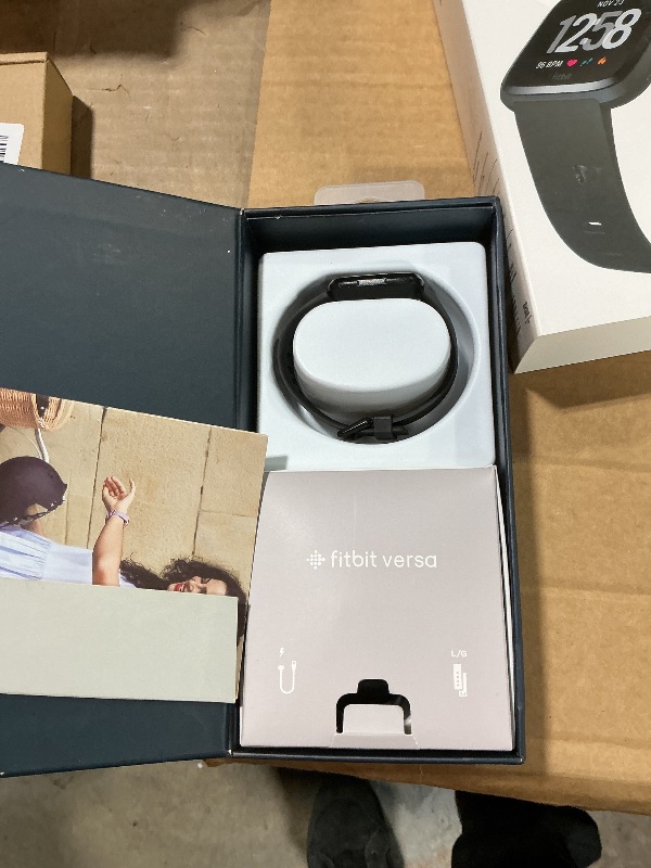 Photo 1 of ***USED***Fitbit Versa Smart Watch, Black/Black Aluminium, One Size (S & L Bands Included)