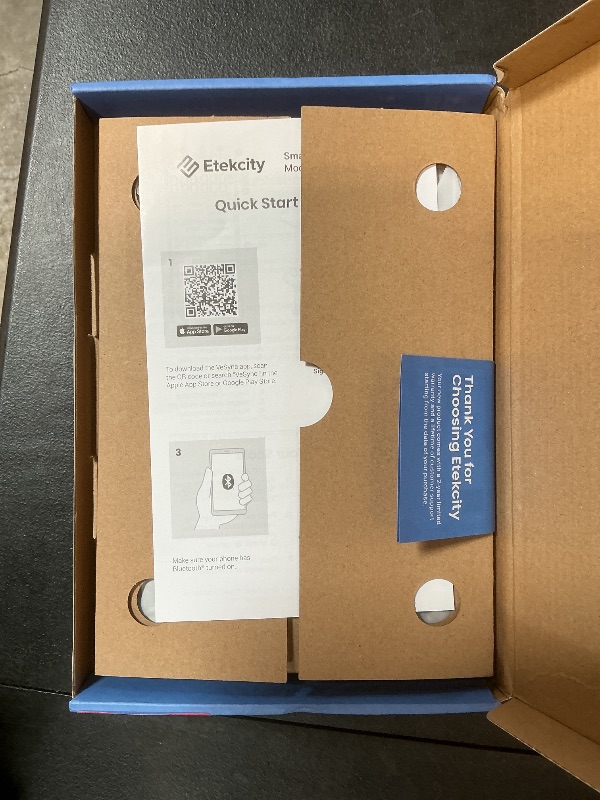 Photo 1 of **USED/DIRTY** 
Etekcity Smart Food Kitchen Scale with Nutritional Calculator, Free App with 19 Nutrients Tracking, Calorie, Marco, Digital grams and ounces for weight loss, Premium Stainless Steel, 11lb