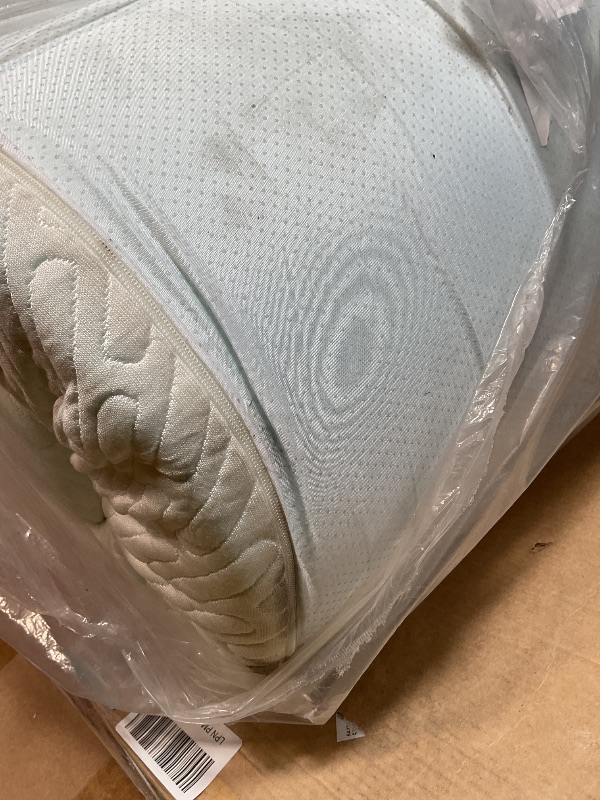 Photo 1 of ** dirt **** VALUXE 4 Inch Gel Memory Foam Mattress Topper King Size High Density Cooling Pad Pressure Relief Bed Topper (with Removable & Washable Bamboo Cover)