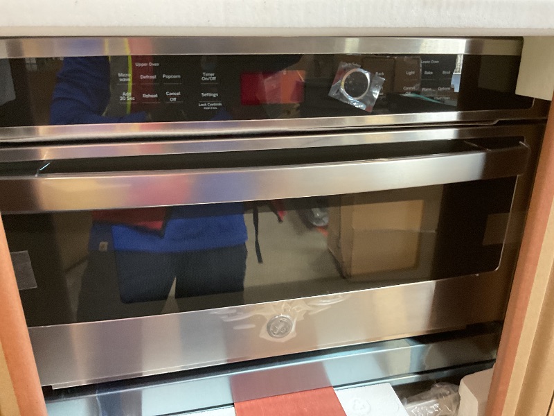 Photo 1 of ****NON FUNCTIONAL****
GE JT3800SHSS 30? Built?In Combination Wall Oven with Microwave – 6.7?cu?ft Total Capacity, Sensor Cooking, Self?Clean with Steam, Sabbath Mode, Stainless Steel