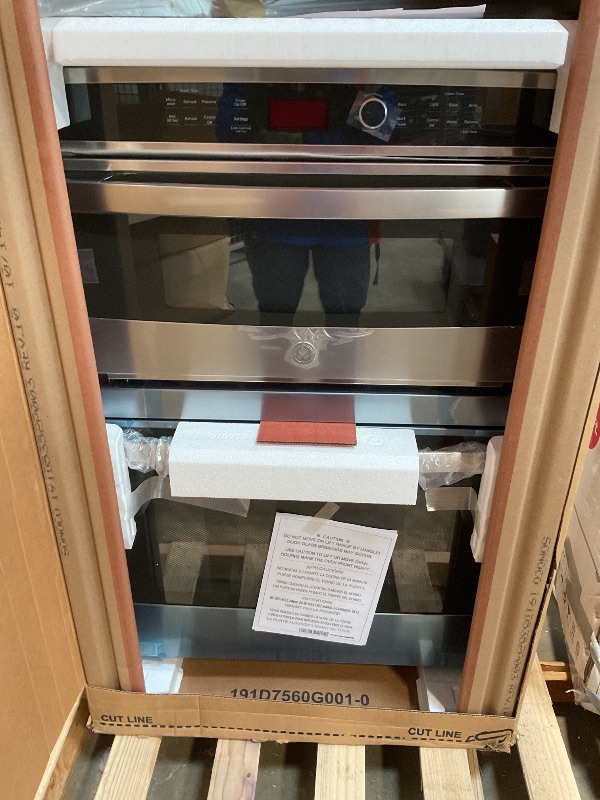 Photo 1 of ****NON FUNCTIONAL****
GE JT3800SHSS 30? Built?In Combination Wall Oven with Microwave – 6.7?cu?ft Total Capacity, Sensor Cooking, Self?Clean with Steam, Sabbath Mode, Stainless Steel