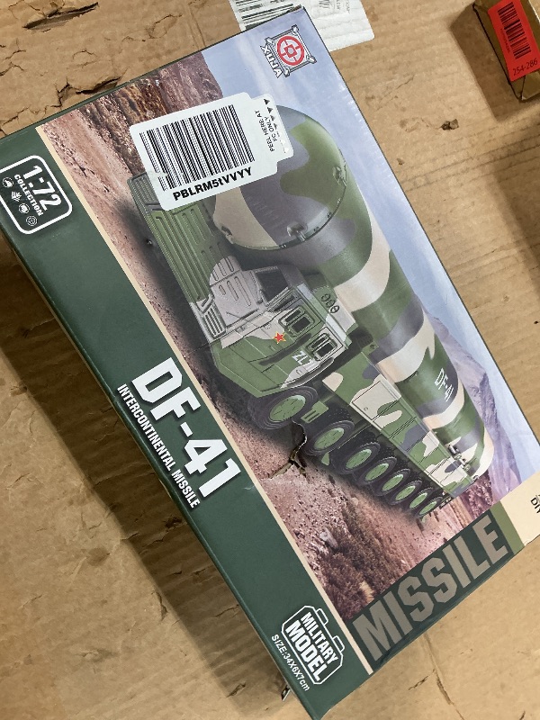 Photo 1 of SEBUNAS 1/72 Scale DF-41 Solid-Fuelled Road-Mobile Intercontinental Ballistic Missile Quick Build Model Armored Vehicle DF-41 Toy Building Model Gift for Adults Suit for Kids Educational Toys