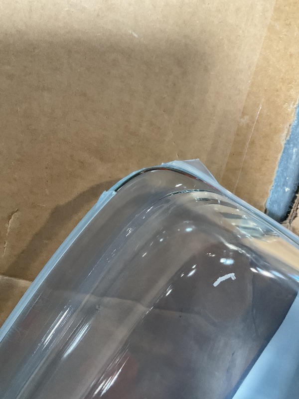 Photo 1 of (((Lid broken in one corner )))))OXO Good Grips Freezer-to-Oven Safe 3 Qt Glass Baking Dish with Lid, 9 x 13