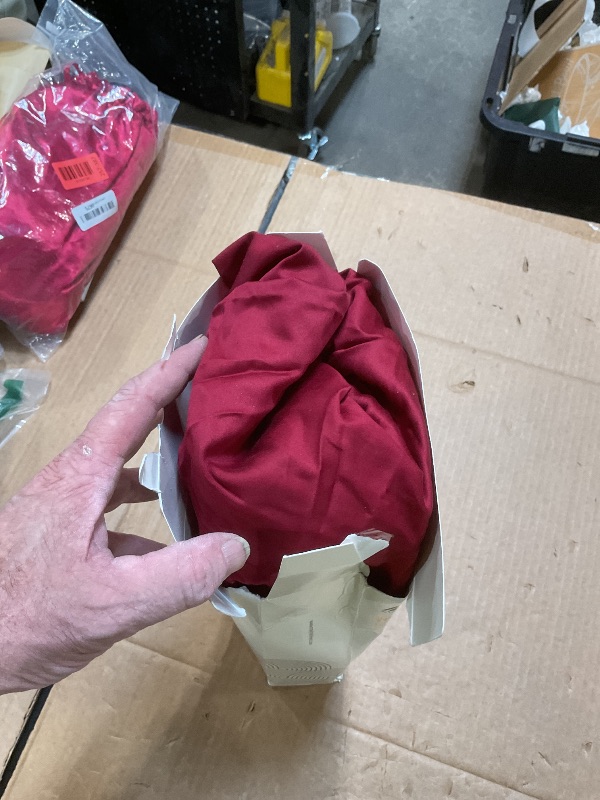 View 2 of **BURGUNDY NOT BLUE**Mayfair Linen 100% Egyptian Cotton Full Size Fitted Sheet Only - Luxury 600 Series Voyage Collection 16" Deep Pocket Full Size Fitted Sheet (Burgundy), Soft, Cooling Sateen Weave Hotel Bottom Sheets
