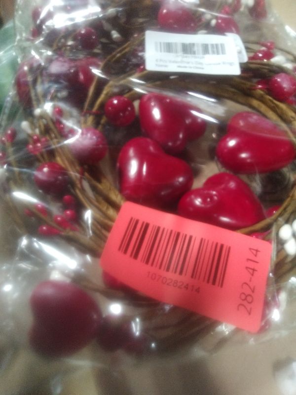 Photo 1 of 2 piezas red  hearts decor 