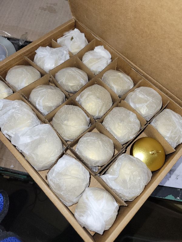 Photo 1 of 2 inch Gold Floating Candles, 60 Pack Unscented Floating Candles for Centerpieces,5-6 Hours Water Activated Candle Bulk for Cylinder Vases Wedding Pool