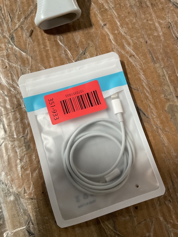 Photo 1 of (Apple MFi Certified) iPhone AUX Cord,Lightning to 1/8 Inch Audio Cable,3.3ft, Headphone Jack Adapter Male Aux Stereo Audio Cable Compatible for iPhone 14/13/12/11/XR/X/8/7 (White)
