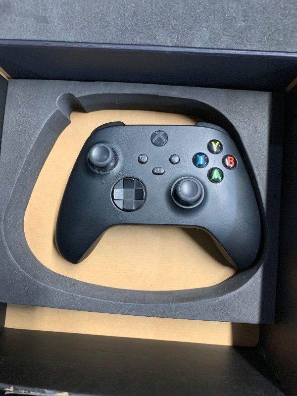 Photo 1 of ** standard xbox wireless controller**
Razer Wolverine V3 Pro Wireless Gaming Controller: Licensed for Xbox Series X|S, Xbox One, Windows PC - 6 Remappable Buttons - Fast Triggers - Customizable Thumbsticks - Wired Tournament Mode - Black