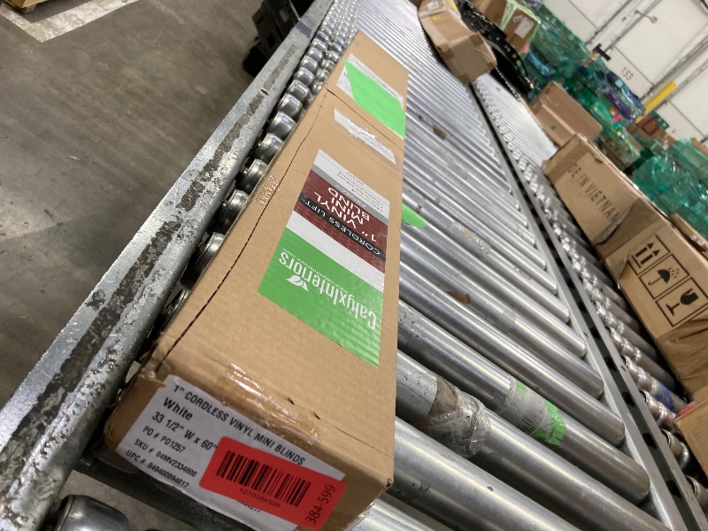 Photo 1 of 1'' VINYL BLIND PRIVACY