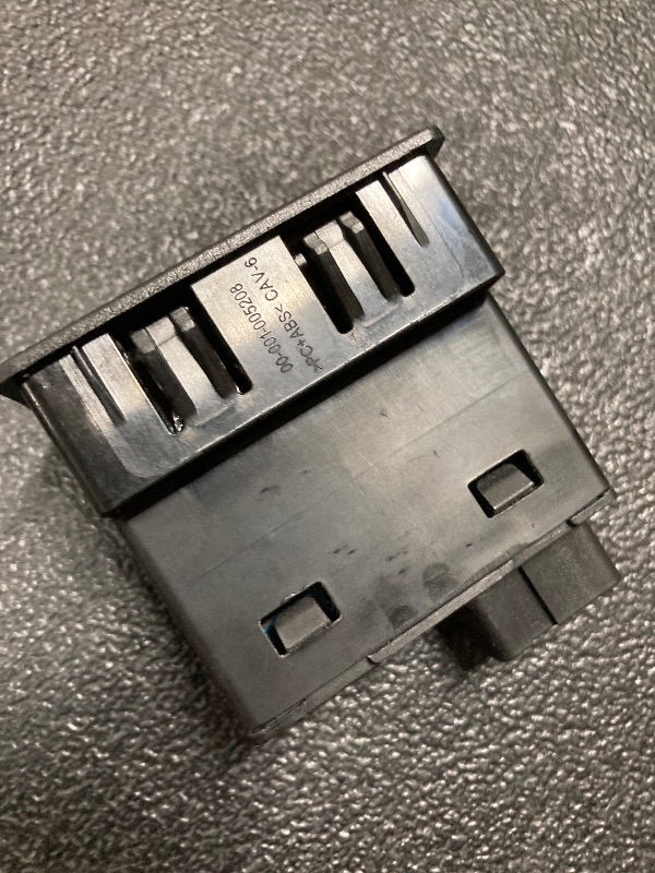 Photo 1 of 13525889 Black Rear Dual Charge USB Port Fit for Chevrolet Silverado Sierra 1500 2500 3500 GMC Yukon Replacement for 13540949