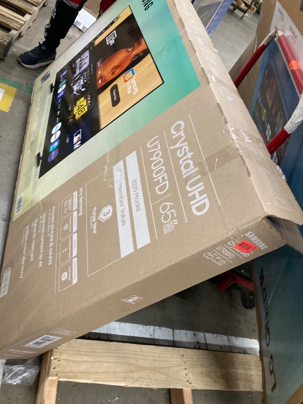 Photo 1 of ***DAMAGE***Samsung - 65" Class U7900 Series UHD 4K Smart Tizen TV (2025)
