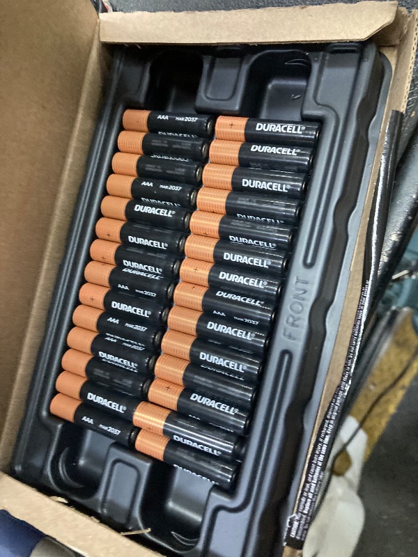 Photo 1 of ***THESE ARE AAA*BOX IX WRONG***Duracell Coppertop AAA Alkaline Batteries with POWER BOOST Ingredients, 28 Count (Pack of 1), Long-Lasting Alkaline, Re-closable for Quick Access and Organized Storage***THESE ARE AAA*BOX IX WRONG***