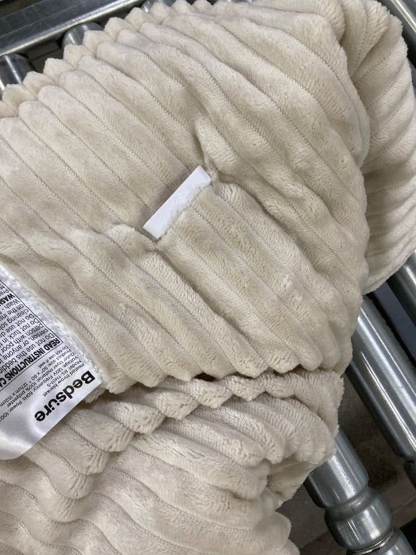 Photo 1 of ***MISSING CORD*** Bedsure GentleSoft Heated Blanket Throw - Soft Ribbed Flannel Electric Blanket, Heating with 4 Time Settings, 6 Heat Settings, and 3 hrs Timer Auto Shut Off, Gifts for Grandma (50x60 inches, Cream)