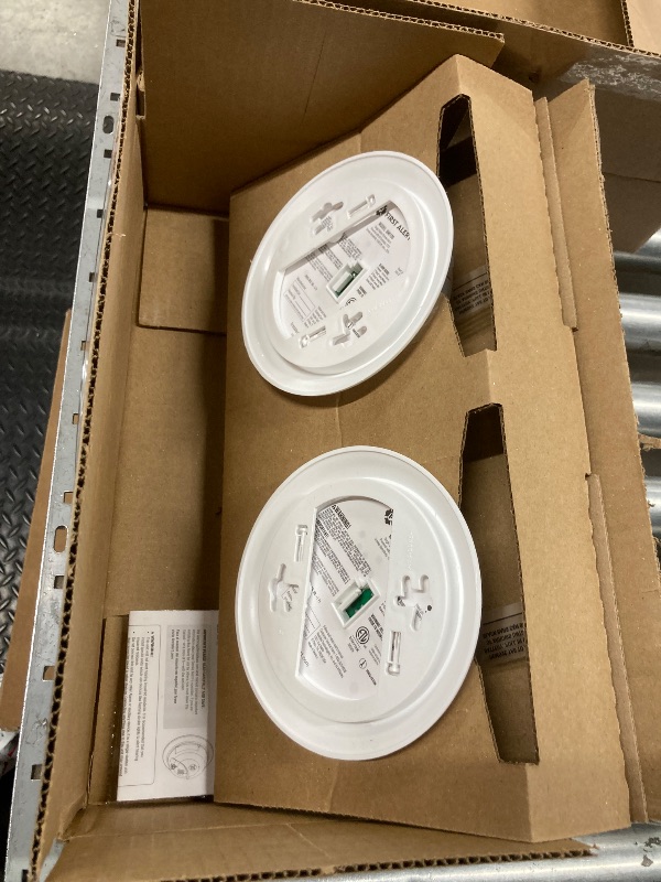 Photo 1 of **2 PACK***First Alert CO400 Carbon Monoxide (CO) Detector, Battery Operated Alarm, 1-Pack