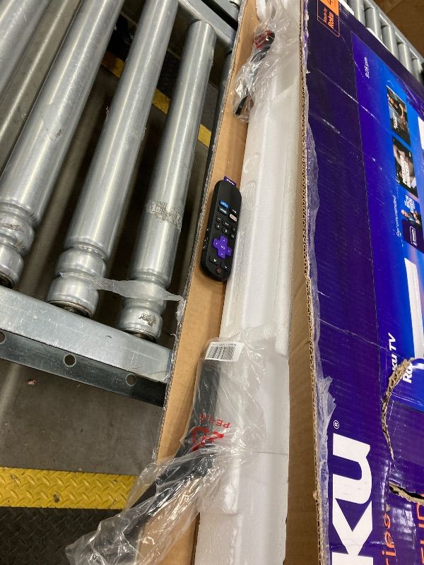 View 6 of ***PARTS ONLY**NO REFUND*NO RETURNS*PICTURE COMES ON*BACK IS BROKEN***Roku Smart TV 2025 – 40-Inch Select Series, 1080p Full HD TV – Roku TV with Voice Remote – Flat Screen LED Television with Wi-Fi for Streaming Live Local News, Sports, Family Entertainm