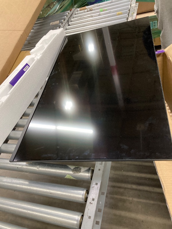 Photo 1 of   NO RETURNS ACCEPTED
Roku Smart TV 2025 – 43-Inch Select Series, 4K HDR TV – RokuTV with Enhanced Voice Remote – Flat Screen LED Television with Wi-Fi for Streaming Live Local News, Sports, Family Entertainment