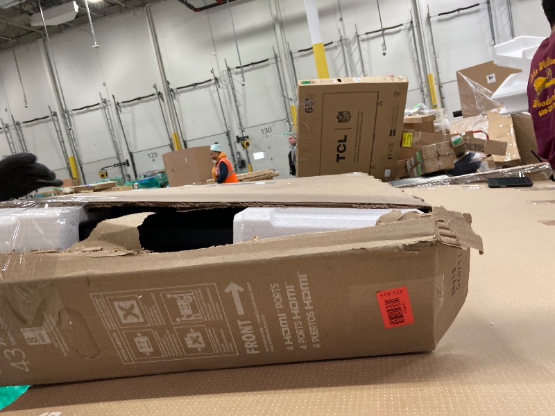 Photo 1 of ********NO RETURN*****NO REFUND********* MISSING CABLE*******Samsung 43-Inch Class The Frame LS03F 4K QLED Smart TV (2025 Model) Slim Fit Wall Mount, Modern Frame Design, NQ4 AI Gen2 Processor, Art Mode, Artful Picture Quality, Samsung Vision AI, Alexa Bu