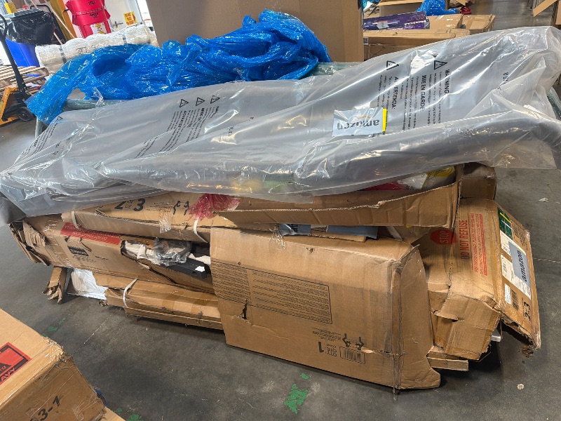 Photo 1 of ** MIXED PARK PALLET / FINAL SALE / NO RETURN ONLY PARTS **  Outdoor Playset