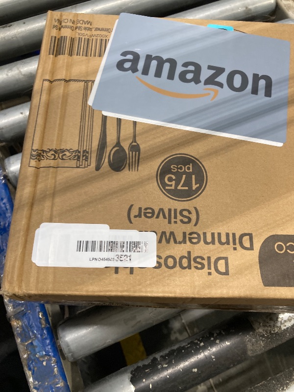 Photo 1 of ?175 Piece Silver Dinnerware Set,25 Silver Rim Plastic Plates, 25 Cups,25 Pre Rolled Napkins with Plastic Silverware, Disposable Dinnerware Set for 25 Guest